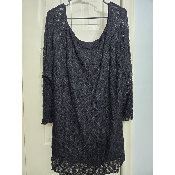Black Lace Stretch Tunic Blouse With Scoop Neckline Long Sleeves Size 26/28 4X - Picture 1 of 5